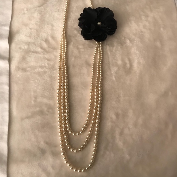 Forever 21 Jewelry - Forever 21 Faux Pearl Necklace Forever 21 Jewelry - Forever 21 Faux Pearl Necklace